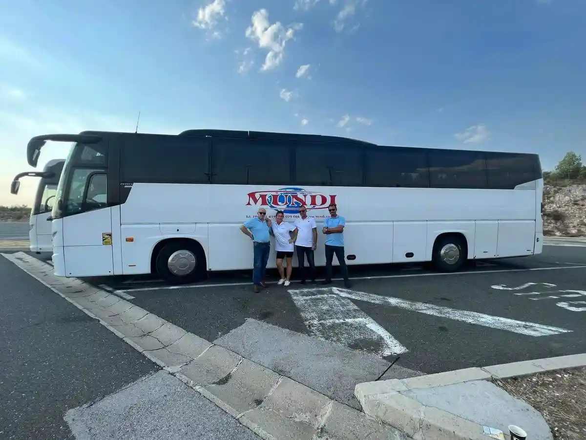 Zespół firmy podczas wspólnej wycieczki